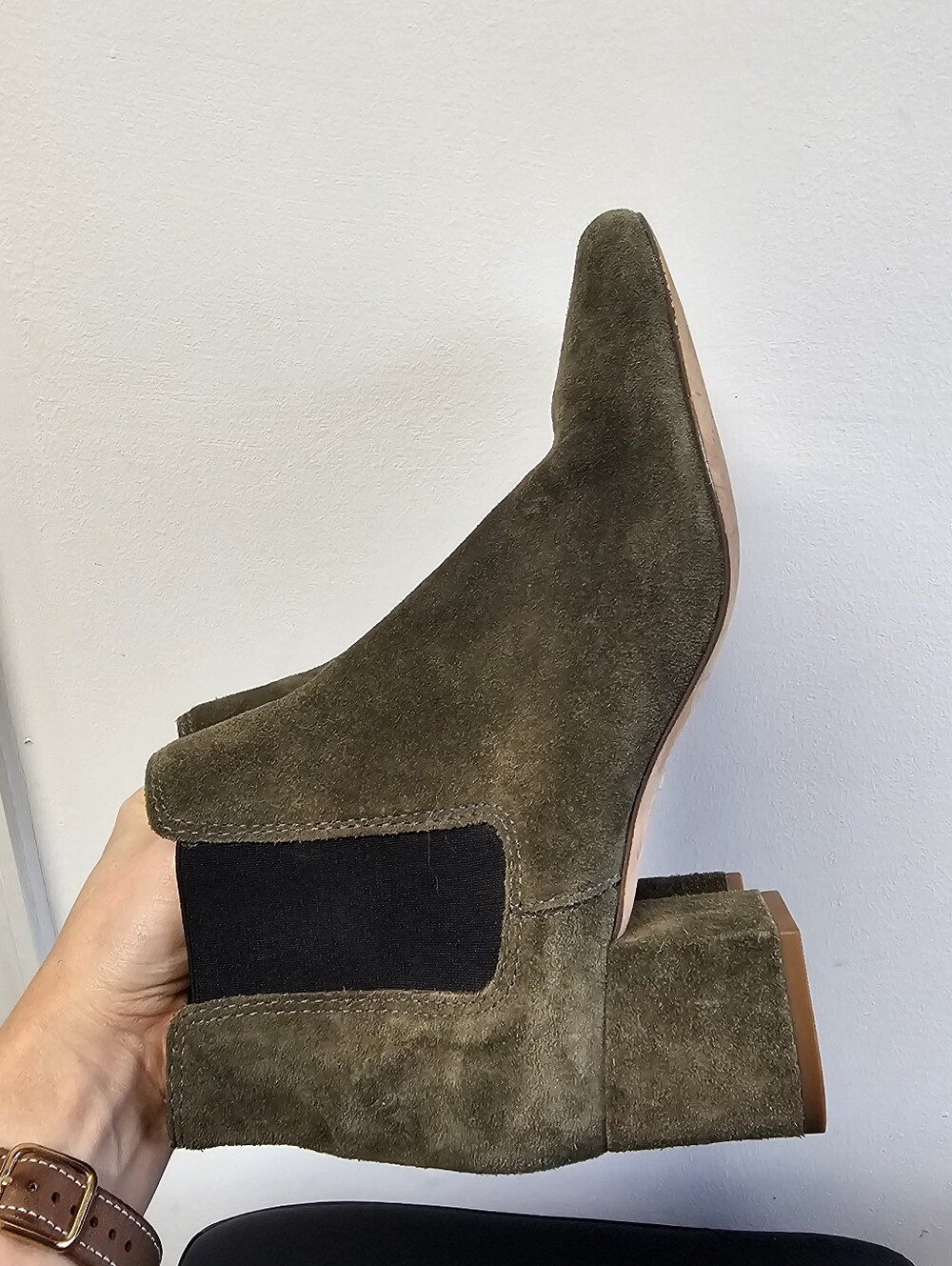 Madewell The Walker Chelsea Boot in Suede (Olive / Kale Green) - Size 8.5